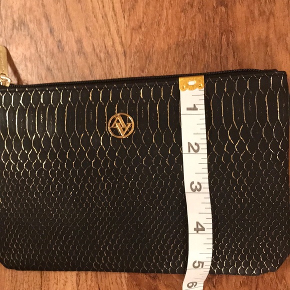 Black & Gold Phone Charging Clutch Wallet NWT - Picture 7 of 7